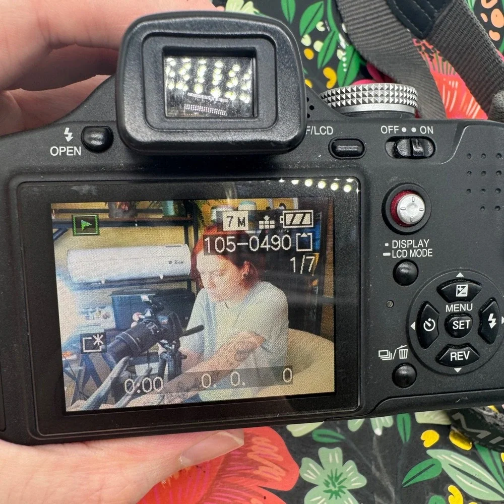 Panasonic Lumix DMC-FZ8 Digital Camera Black Leica Lens 12x Zoom Bundle